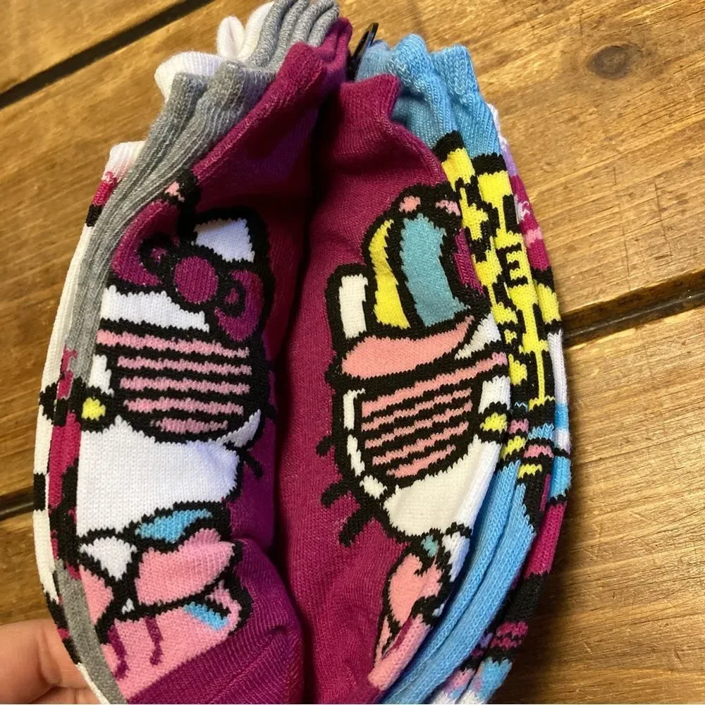 Hello Kitty 5 Pairs No Show Socks Retro Artsy Rainbow Kawaii NWT